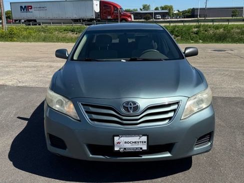 Used 2010 Toyota Camry LE FWD image 31