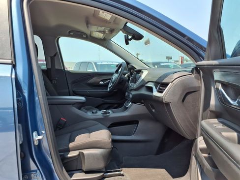 Used 2024 GMC Terrain SLE FWD image 27