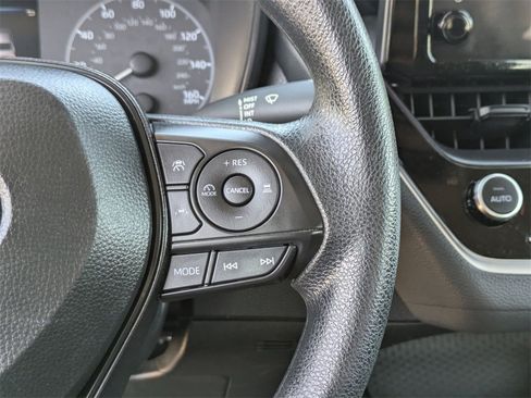 Used 2025 Toyota Corolla LE image 21