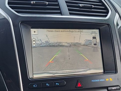 Used 2019 Ford Explorer Platinum image 33