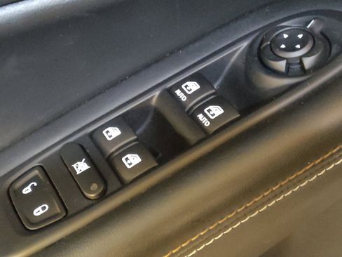 Used 2018 Jeep Compass Latitude w/ Popular Equipment Group image 27