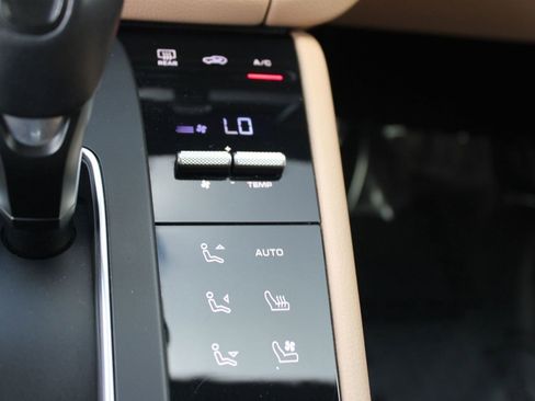 Used 2022 Porsche Macan S image 27