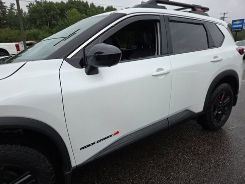 Used 2025 Nissan Rogue SV AWD/4WD image 32