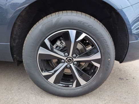 New 2026 Volvo XC60 B5 Core AWD/4WD image 16