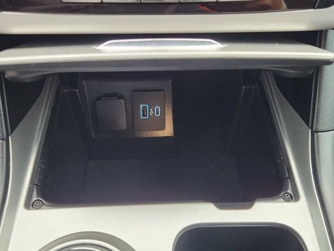Used 2023 Ford Explorer XLT RWD image 23