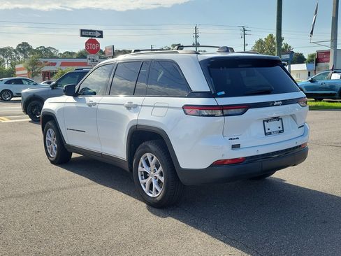 Used 2022 Jeep Grand Cherokee Limited AWD/4WD image 4