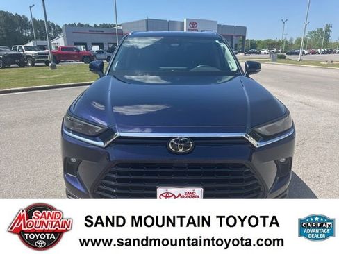 Used 2024 Toyota Grand Highlander Limited image 9