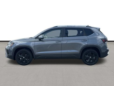 New 2026 Volkswagen Taos SE FWD image 8