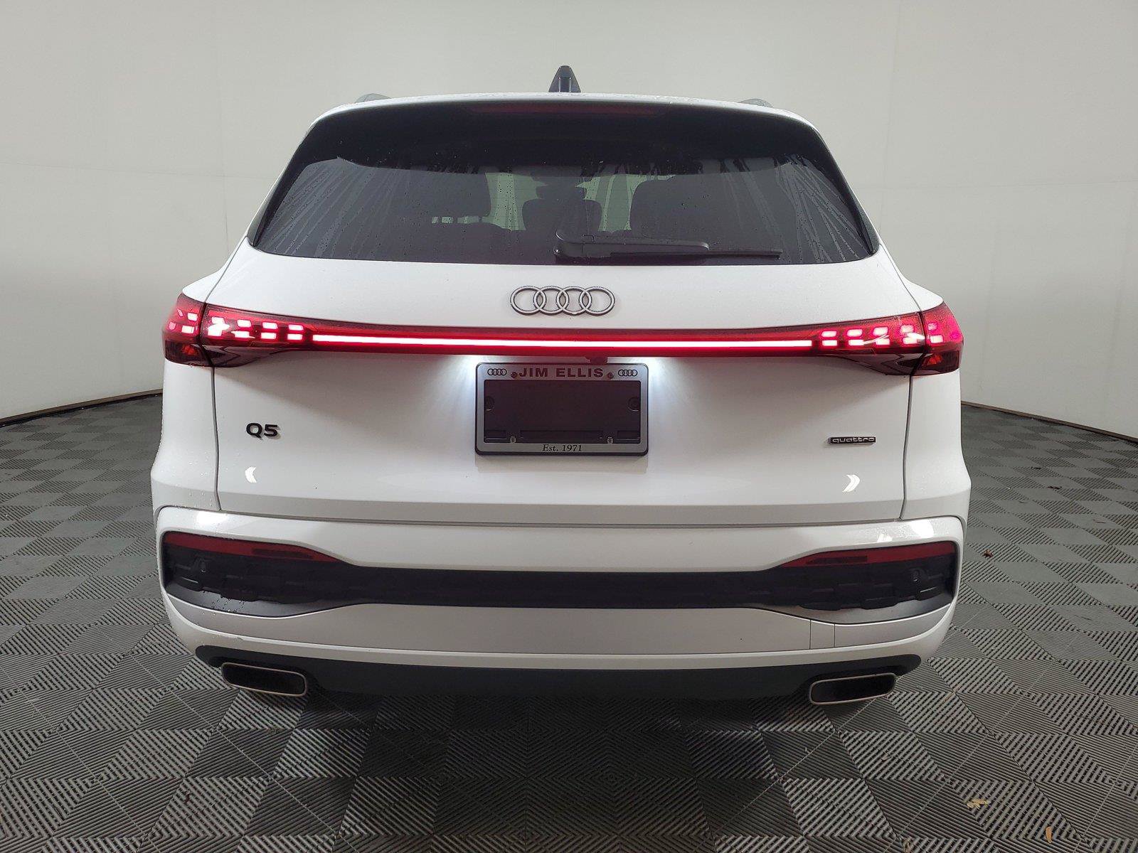 Used 2025 Audi Q5 Premium w/ Convenience Package AWD/4WD image 5