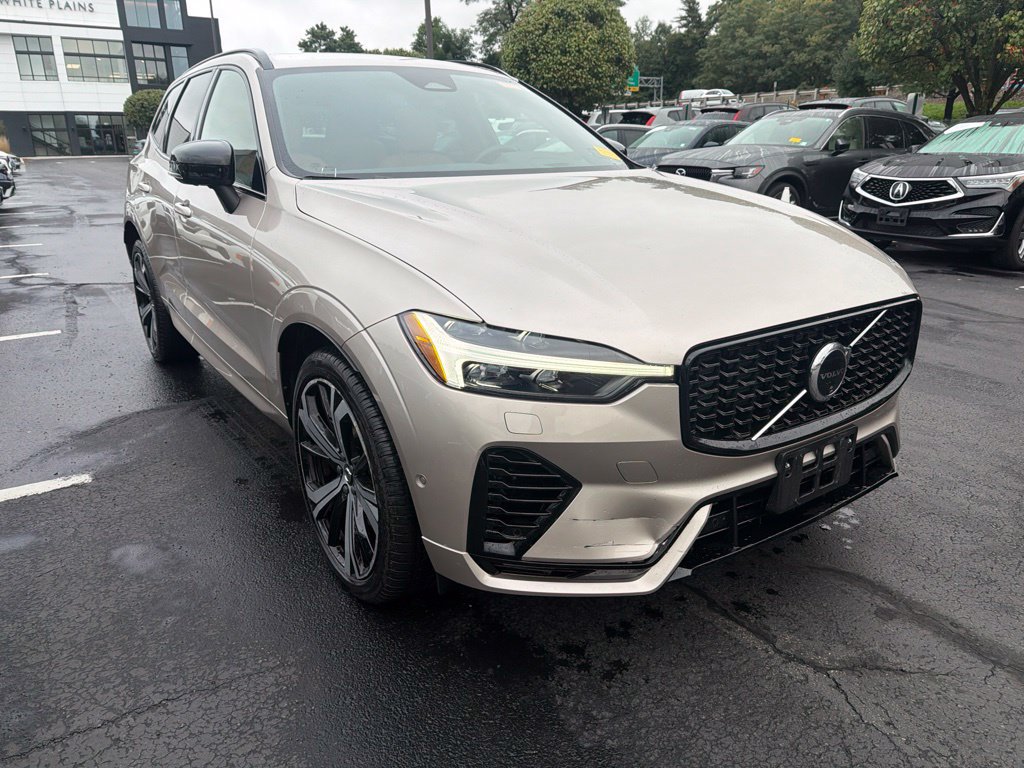 Certified 2024 Volvo XC60 T8 Ultimate w/ Climate Package AWD/4WD image 6