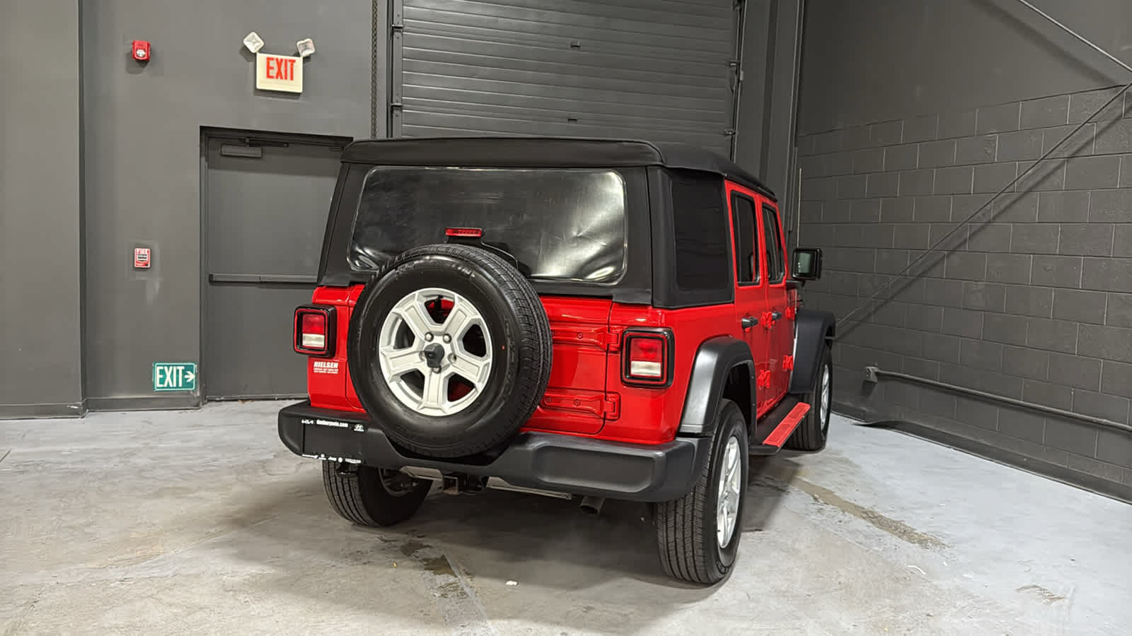 Used 2023 Jeep Wrangler Unlimited Sport AWD/4WD image 4