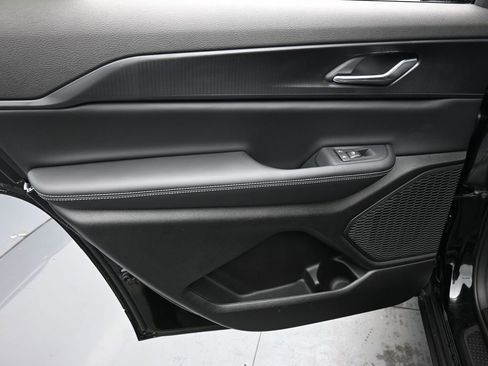 New 2026 Jeep Grand Cherokee L 4WD image 11