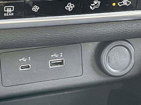 Used 2023 Nissan Rogue SV image 27