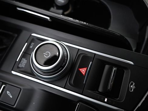 Used 2021 Maserati Levante GranSport image 39