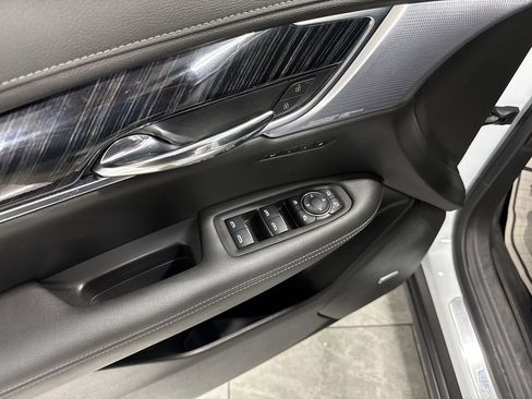 Used 2024 Cadillac XT6 Premium Luxury image 24