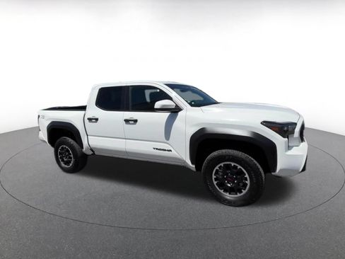 Used 2025 Toyota Tacoma TRD Off-Road AWD/4WD image 2