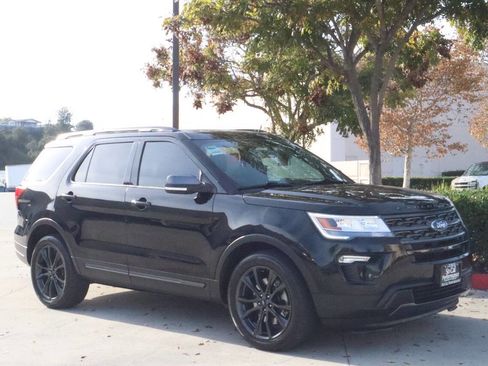 Used 2018 Ford Explorer XLT w/ Equipment Group 202A image 1
