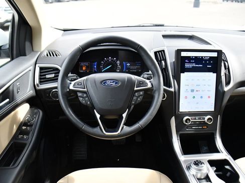 Used 2024 Ford Edge SEL w/ Convenience Package image 12