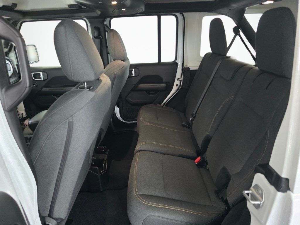 Used 2025 Jeep Wrangler Unlimited Sahara AWD/4WD image 35