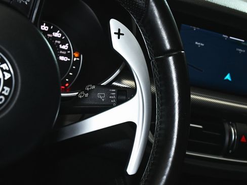 Used 2023 Alfa Romeo Stelvio Veloce image 38