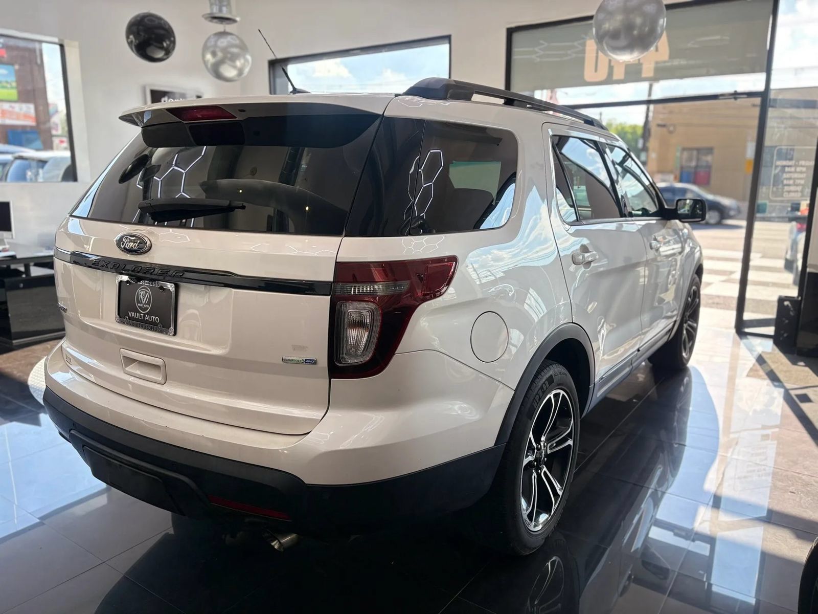 Used 2015 Ford Explorer Sport w/ Equipment Group 401A AWD/4WD image 4