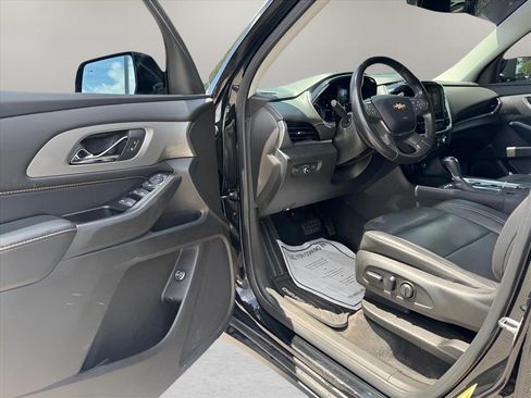 Used 2019 Chevrolet Traverse LT FWD image 17