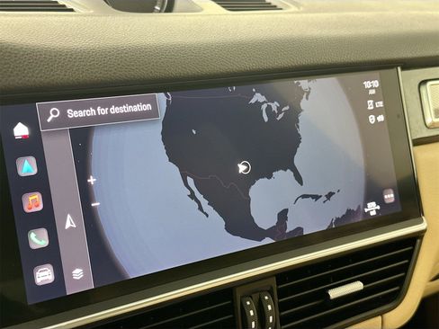 Certified 2023 Porsche Cayenne Platinum Edition image 22