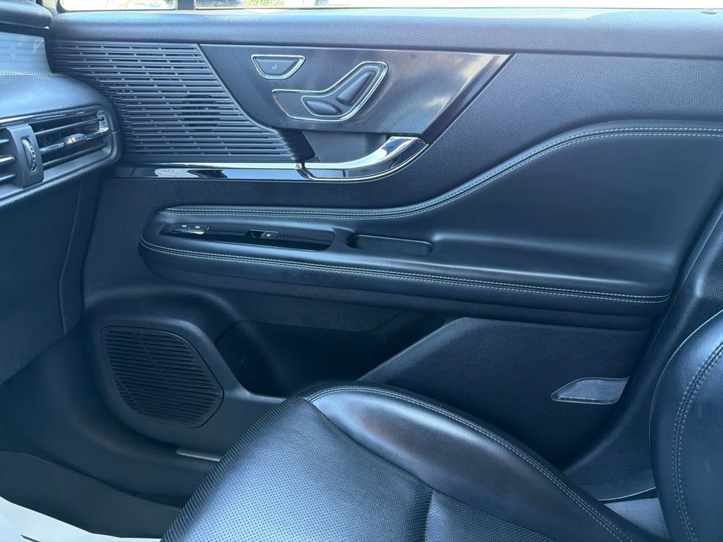 Used 2020 Lincoln Corsair AWD w/ Equipment Group 101A image 23