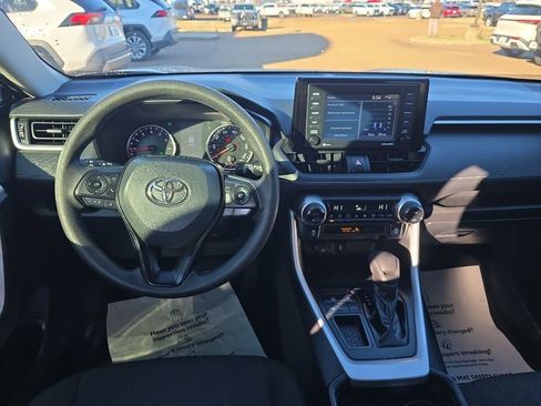 Used 2021 Toyota RAV4 XLE image 6