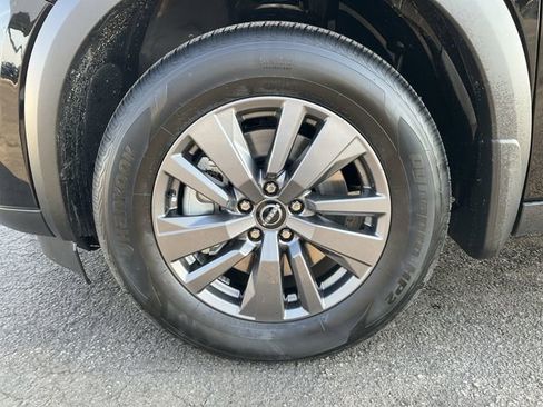 New 2026 Nissan Pathfinder S image 8