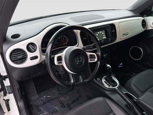 Used 2013 Volkswagen Beetle 2.5 image 9