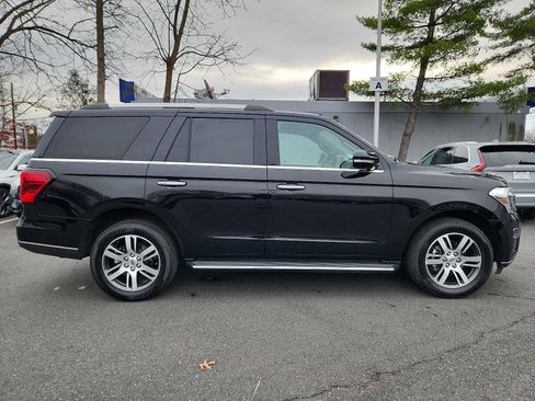 Used 2023 Ford Expedition Limited image 10