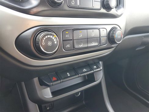 Used 2020 Chevrolet Colorado LT image 34