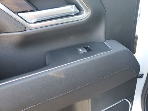 New 2026 GMC Sierra 2500 SLT w/ SLT Premium Package image 32