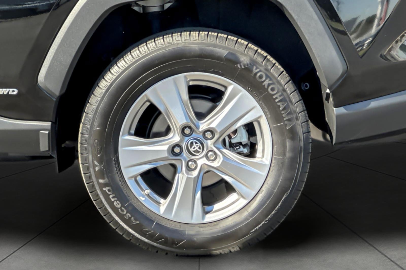 Certified 2022 Toyota RAV4 LE AWD/4WD image 24