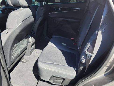 Used 2016 Kia Sorento LX w/ LX Convenience Package AWD/4WD image 18