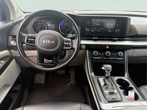 Used 2022 Kia Carnival LX FWD image 10