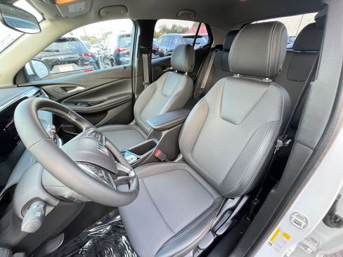 Used 2025 Buick Encore GX Preferred image 34