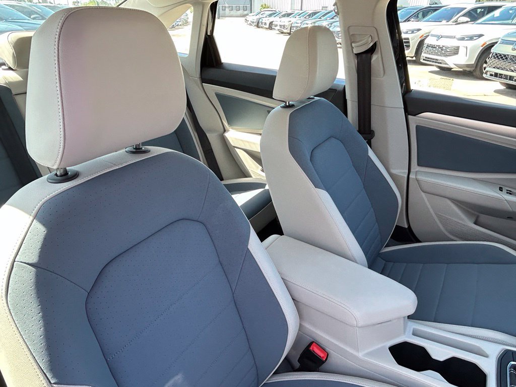 Certified 2026 Volkswagen Jetta SE FWD image 37