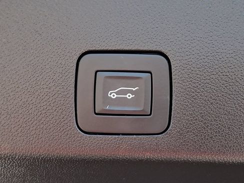 Used 2023 Buick Encore GX Essence w/ Experience Buick Package AWD/4WD image 32