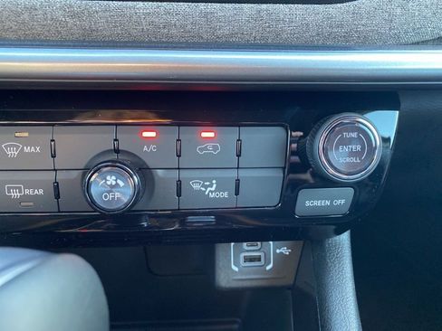 New 2026 Jeep Compass Latitude image 26