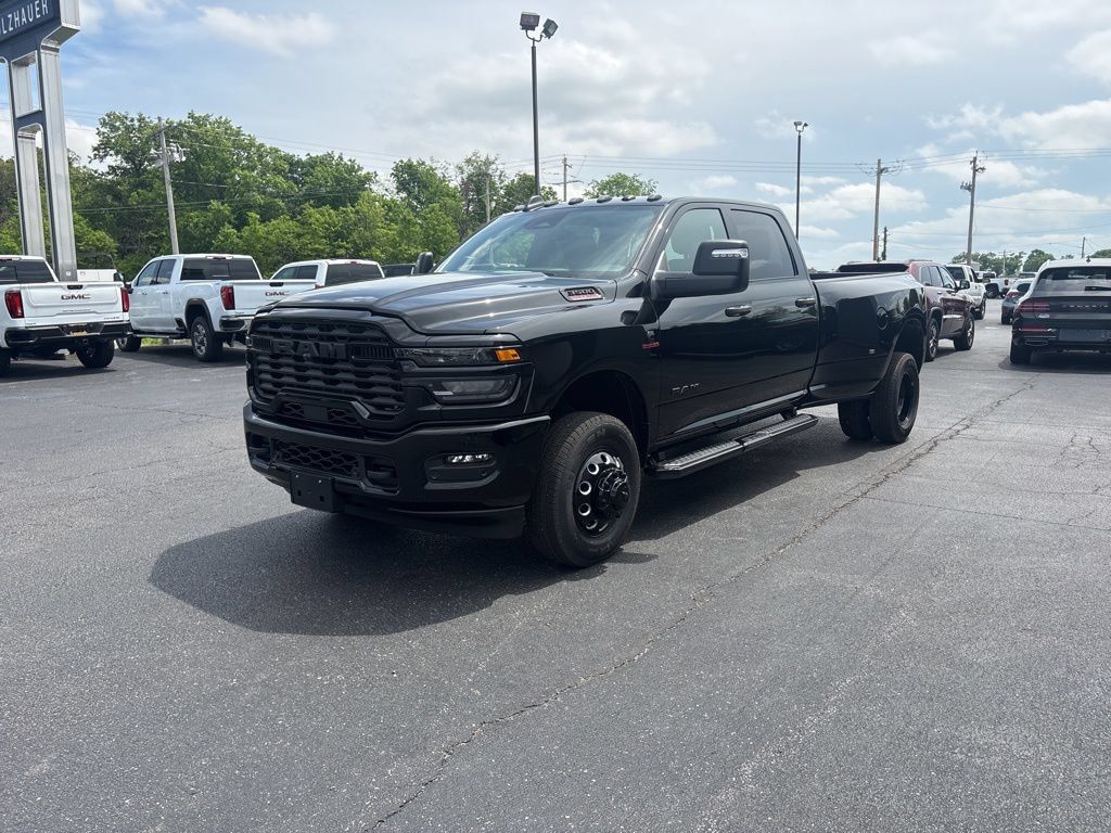 New 2026 RAM 3500 Big Horn AWD/4WD image 4