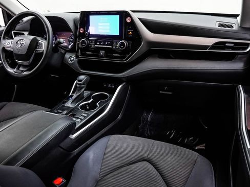 Used 2023 Toyota Highlander L FWD image 22