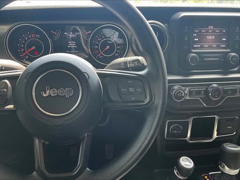 Used 2021 Jeep Gladiator Sport AWD/4WD image 13