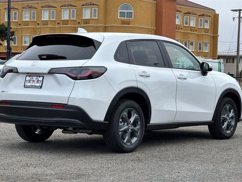 New 2026 Honda HR-V LX image 4