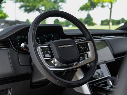 New 2026 Land Rover Range Rover Long Wheelbase SE AWD/4WD image 18