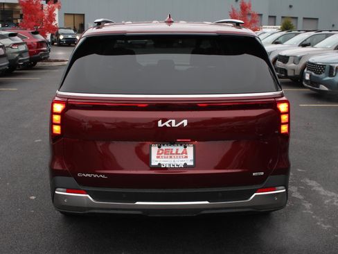 New 2026 Kia Carnival SX image 6