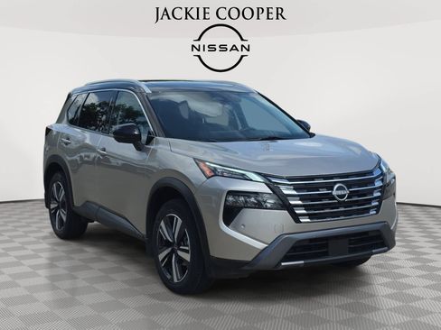 Used 2024 Nissan Rogue SL w/ SL Premium Package AWD/4WD image 3