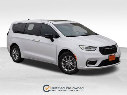 Certified 2025 Chrysler Pacifica Select