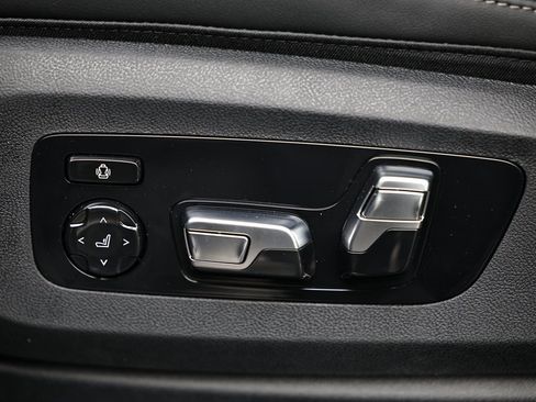 New 2026 BMW X7 xDrive40i w/ M Sport Package image 23